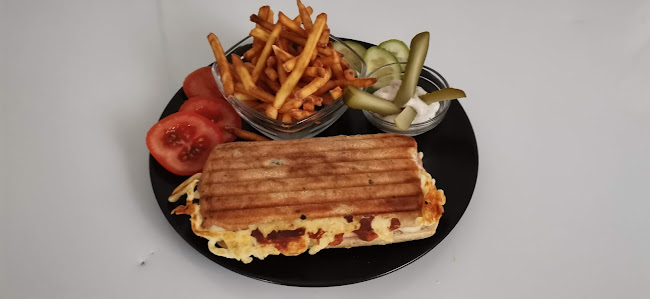 Opinii despre Кафе-аператив БИЖУ în Шумен - Гастрономия и хотелиерство