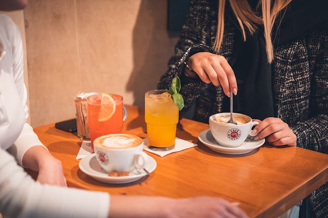 Гръцки кварталОдесос, бул. „Сливница“ 7, 9000 Варна