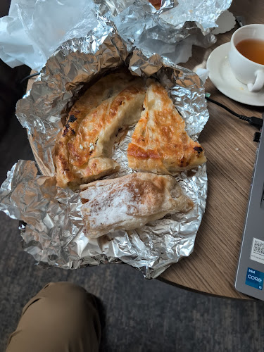 София център, ул. „Аксаков“ 28, 1000 София