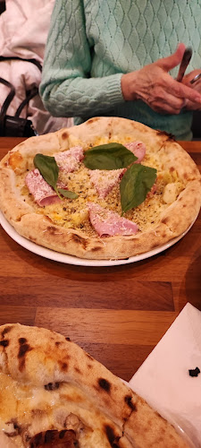 ж.к. Лазур, ул. „Адам Мицкевич“ 3, 8001 Бургас