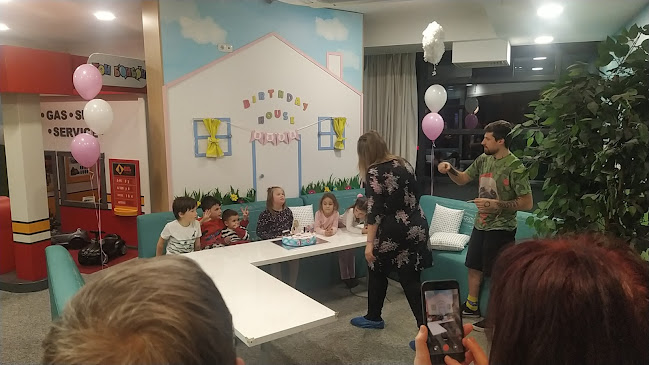 Тон Бонбон Рива Център - ресторант и детски център - Гастрономия и хотелиерство