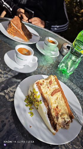 Кафе-сладкарница "Менар"