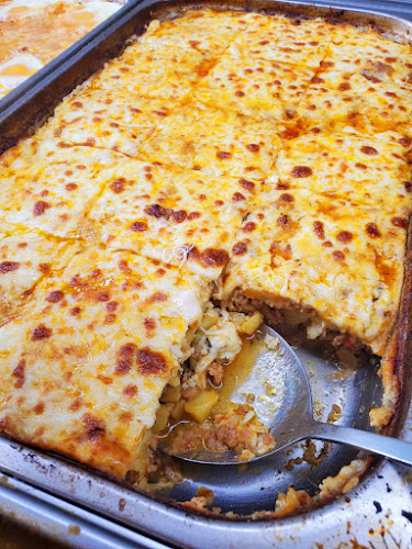 Домашна кухня "Кулинарните изкушения на Емии" - Гастрономия и хотелиерство