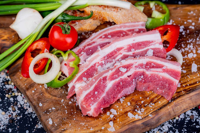 Център, ул. „Иларион Макариополски“ 1, 5070 Елена