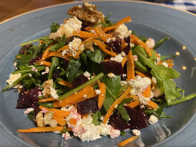 Арривера - Гастрономия и хотелиерство