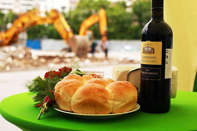 ж.к. Христо Смирненски, ул. Слатинска 96, 1574 София