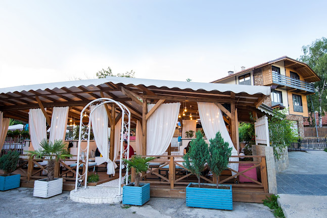 Мартини ресторант и бар - Гастрономия и хотелиерство