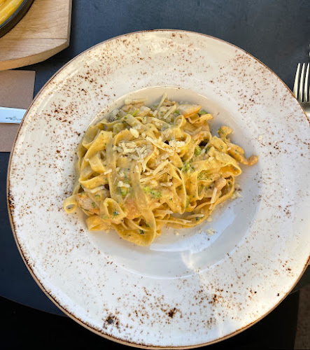 Largo Bar & Diner - Гастрономия и хотелиерство