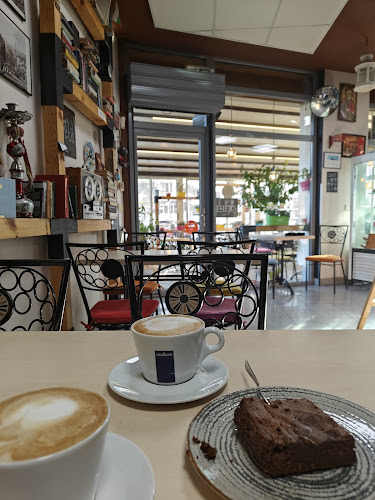 ж.к. Младост 2Младост, бул. „Андрей Сахаров“ 245, 1799 София