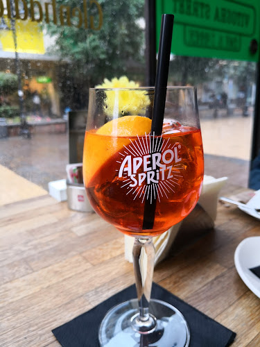 Витоша стрийт бар и динър - Гастрономия и хотелиерство