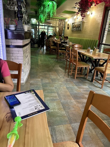 Opinii despre Щастлива градина (Лъки Гардън) în Перник - Гастрономия и хотелиерство