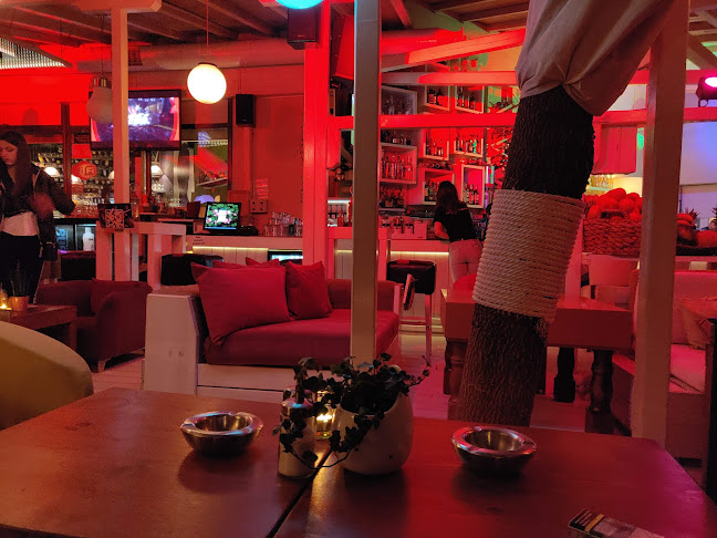 Би Фрий - Гастрономия и хотелиерство