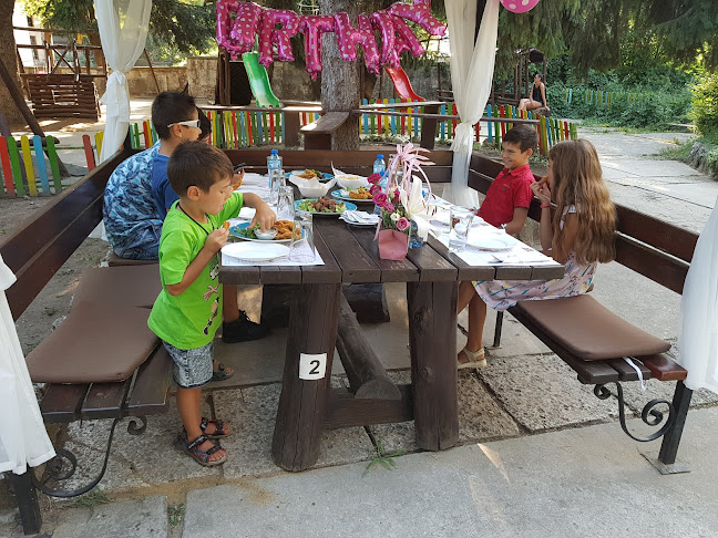 Opinii despre Ресторант "Летен Театър" Добрич în Добрич - Гастрономия и хотелиерство