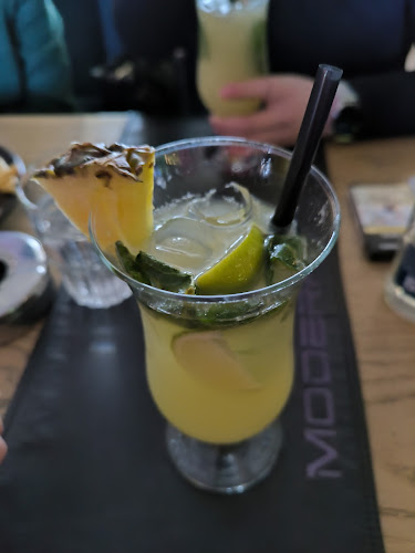 Модера мууд бар - София