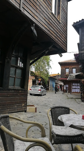 Opinii despre Кафе-сладкарница "Ориент" în Несебър - Гастрономия и хотелиерство