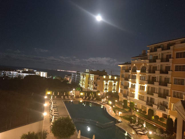 к-кс Вила Флоренция, кв. Юрта под пътя, ул. Вит 3, 8256 Свети Влас