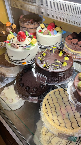 Захаро Слънчев бряг - Гастрономия и хотелиерство