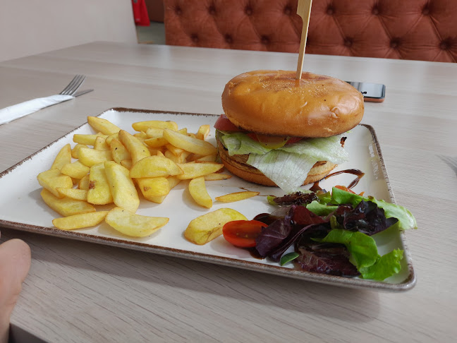 Снежанка Пампорово - Гастрономия и хотелиерство