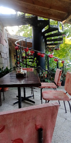 Чекръците - Гастрономия и хотелиерство