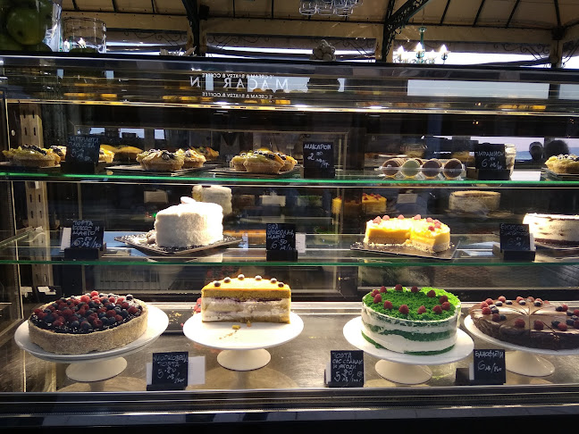 Macaron Cakes & Coffee - Гастрономия и хотелиерство