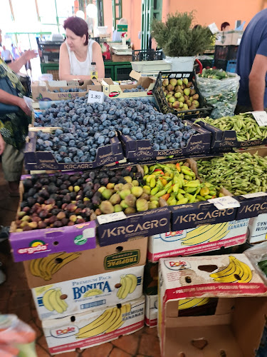 ОБЩИНСКИ ПАЗАРИ - Гастрономия и хотелиерство