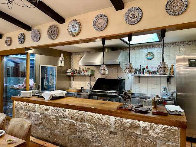 Испански ресторант „Азаар“ - Гастрономия и хотелиерство