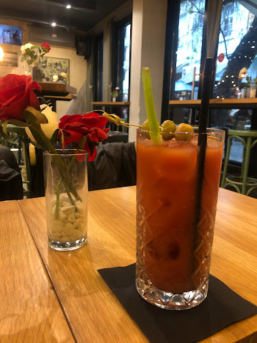 Opinii despre ANYWAY cocktail bar în Пловдив - Гастрономия и хотелиерство