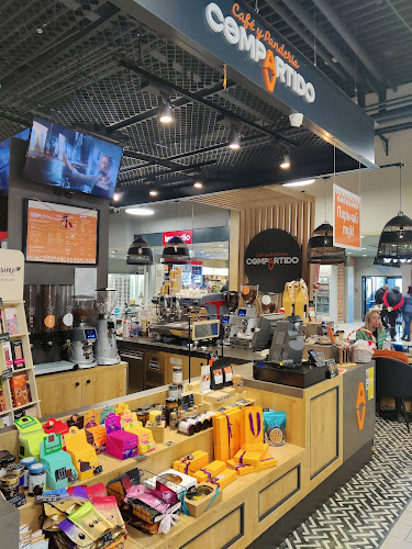 Споделено кафене и пекарна (Компартидо кафе и панадерия) - Гастрономия и хотелиерство