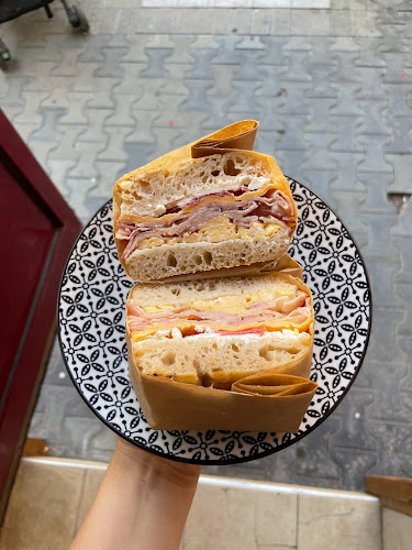 Център, ул. „Васил Левски“ 20, 5600 Троян