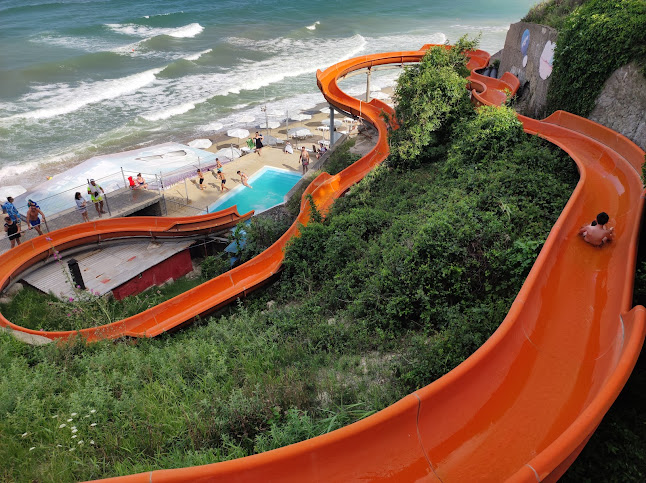 Водна пързалка-Бяла, плаж, бар