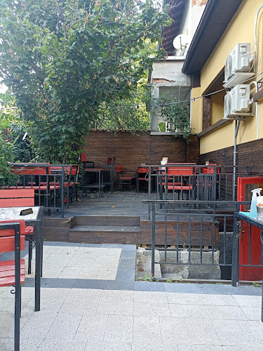 Franco Fanucci - Iztok - Гастрономия и хотелиерство