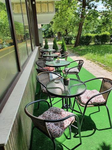 Opinii despre Сладкарница „Пъръл“ în Момчилград - Гастрономия и хотелиерство