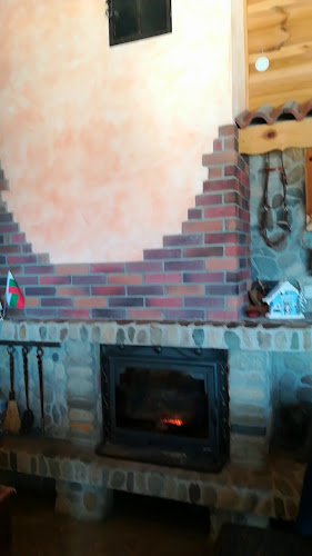 Ресторант „Дървената къща - Стражата“ (Мандра „Свежест“) - Гастрономия и хотелиерство