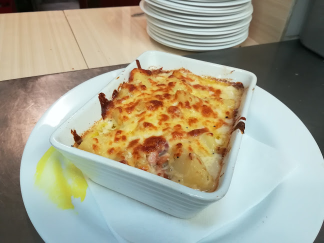 Бар & Динър „Момо”