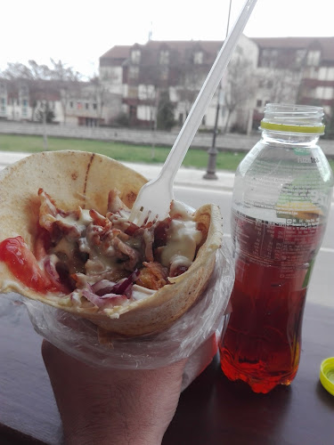 Comentarii opinii despre Заведение за бързо хранене ''Реката''