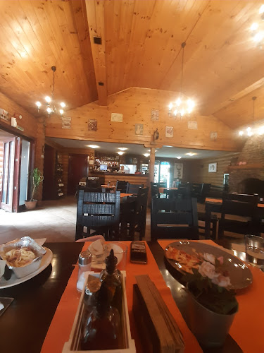 Opinii despre Пицария "Дървената къща" în Етрополе - Гастрономия и хотелиерство