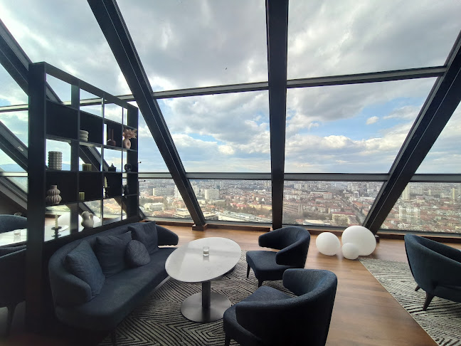 Ozone Skybar & Lounge - Гастрономия и хотелиерство