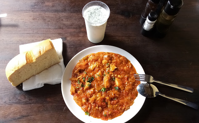 Нипо - Гастрономия и хотелиерство