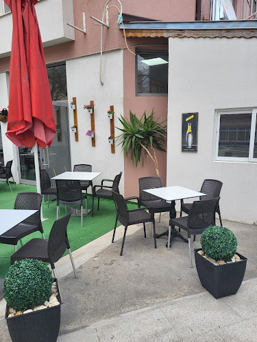 Кафе-Аперитив "Брадърс"