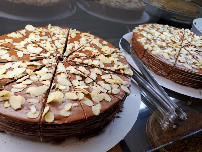 Домашна кухня "Кулинарните изкушения на Емии" - Гастрономия и хотелиерство