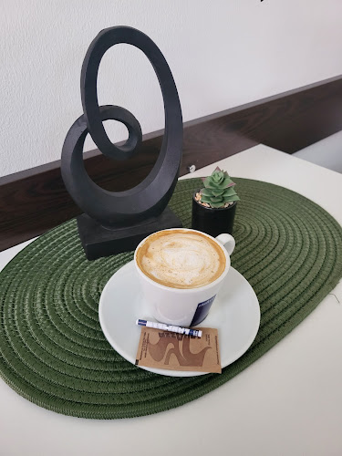 Кафе-Аперитив "Брадърс" - Гастрономия и хотелиерство