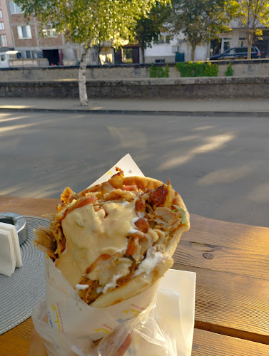 GYROS Гоце Делчев-MOLLY не е това,което си мислиш - Гоце Делчев