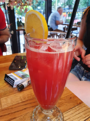 Витоша стрийт бар и динър - София