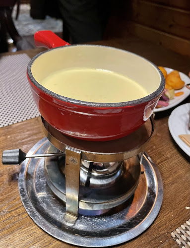 Opinii despre Алпийски ресторант "Фондю" în Банско - Гастрономия и хотелиерство