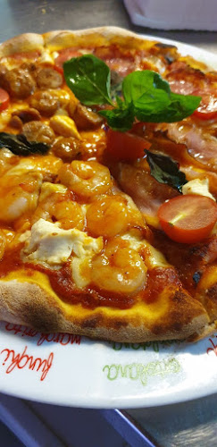 Пицария „Италия“ - Гастрономия и хотелиерство