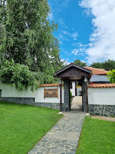 Ресторант "Къщата" Сопот - Гастрономия и хотелиерство