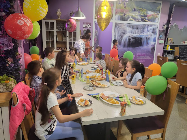 9JXF+R4, кв. Мара Денчева, до бл. 20, сладкарница, 5800, 5800 Плевен