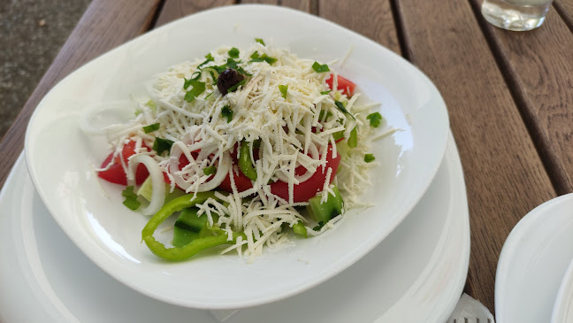 Кафе-ресторант "Канатица" - Гастрономия и хотелиерство