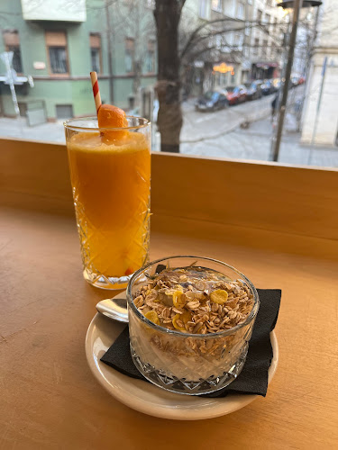 София център, ул. „Солунска“ 13, 1000 София