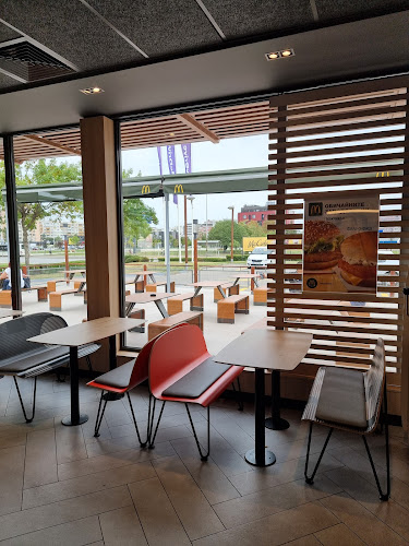 McDonald's - Гастрономия и хотелиерство